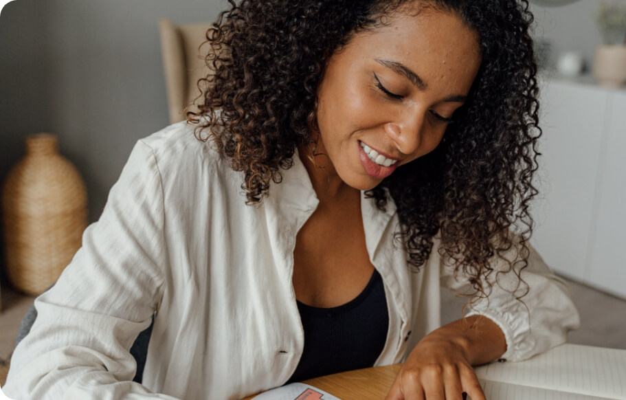 HR Consultant Researching